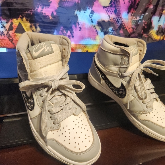 Sneakers Shoes - Picture 2 of 15